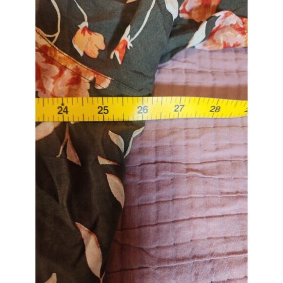 Torrid Harper Womens Green Floral Roll Tab Sleeve Split V-Neck Blouse Top Size 3 - Picture 5 of 6